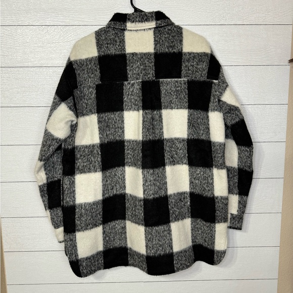 Monrow Plaid Flannel Jacket Shacket Size Medium NWT - Picture 4 of 8